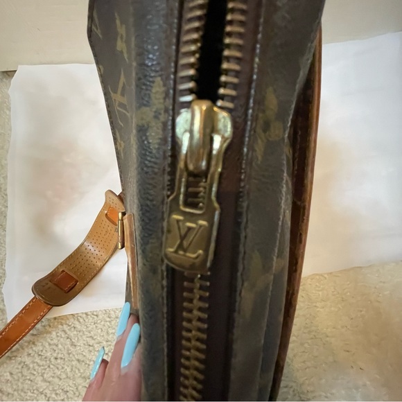 GUCCI VINTAGE LOUIS VUITTON MONOGRAM SHOULDER BAG/CROSSOVER HANDBAG - Picture 14 of 16